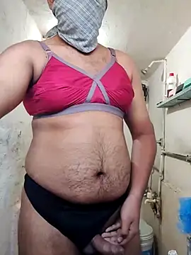 Snapshot of Brown69_guy chatting on 12.19.25 Brown69 guy online show from 12.19.25