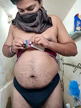 Snapshot of Brown69_guy chatting on 12.21.25 Brown69 guy online show from 12.21.25