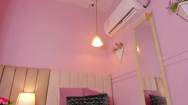  lucia 18 online show from 10.29.25