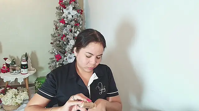  Victoria Collins online show from 12.23.25