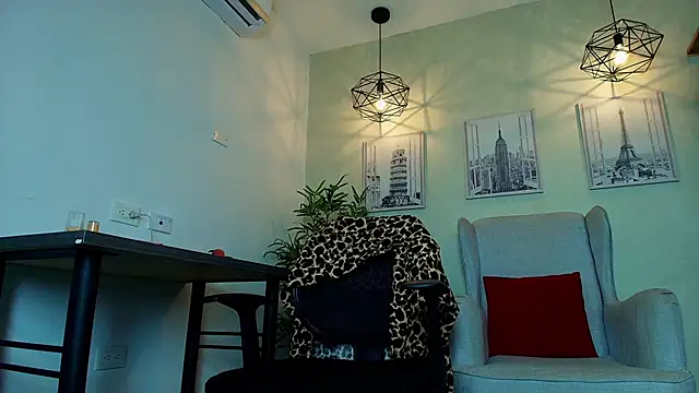  Victoria Collins online show from 02.05.26