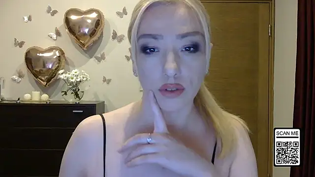 Snapshot of Wild_Silk_Desire chatting on 05.11.26 Wild Silk Desire online show from 05.11.26