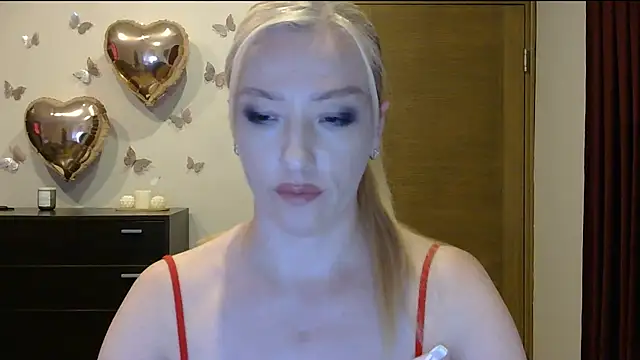 Snapshot of Wild_Silk_Desire chatting on 07.19.26 Wild Silk Desire online show from 07.19.26