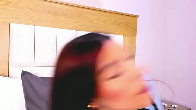 Snapshot of ZoeMorris chatting on 09.10.25 ZoeMorris online show from 09.10.25