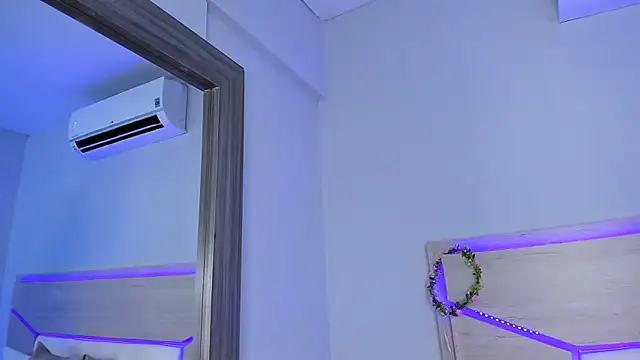 Snapshot of ZoeMorris chatting on 11.25.25 ZoeMorris online show from 11.25.25