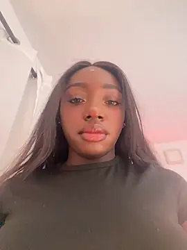 alissradiante1 online show from 04.18.26