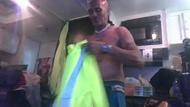 Snapshot of badboy2u2025 chatting on 11.09.25 badboy2u2025 online show from 11.09.25