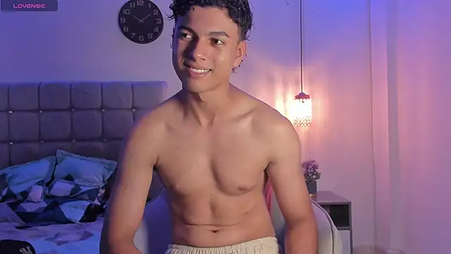 Snapshot of Santy_Stump chatting on 09.10.25 Santy Stump online show from 09.10.25