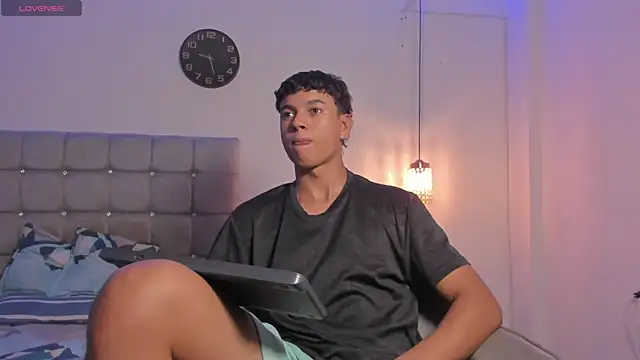 Snapshot of Santy_Stump chatting on 11.02.25 Santy Stump online show from 11.02.25