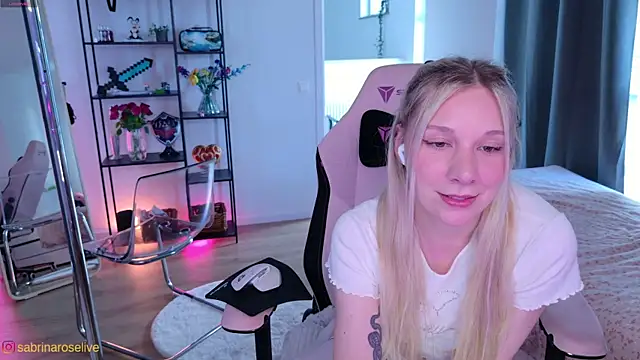 Snapshot of SabrinaRosed chatting on 05.31.26 SabrinaRosed online show from 05.31.26