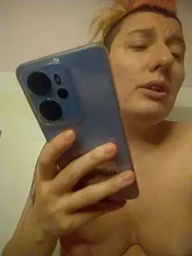 Snapshot of h4cMorganaEvelynn chatting on 11.02.25 h4cMorganaEvelynn online show from 11.02.25