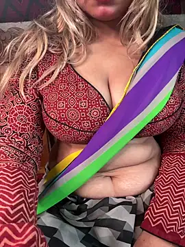 Snapshot of CANDY-3 chatting on 09.24.25 CANDY-3 online show from 09.24.25