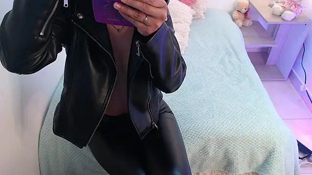 renataj online show from 11.03.25