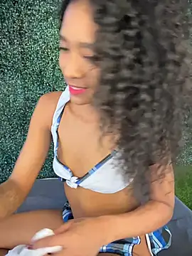 Snapshot of SweetCheeksXXX chatting on 06.18.26 SweetCheeksXXX online show from 06.18.26