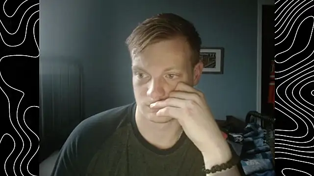 Snapshot of lustylyndon chatting on 12.04.25 lustylyndon online show from 12.04.25