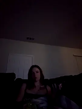 Snapshot of superlonelygirl04 chatting on 11.05.25 superlonelygirl04 online show from 11.05.25