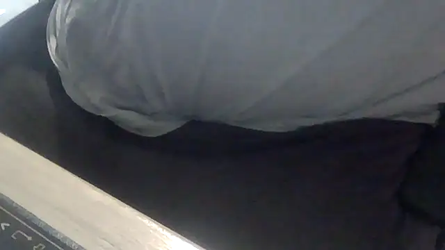 Snapshot of latexsub75 chatting on 12.16.25 latexsub75 online show from 12.16.25