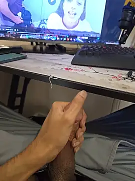 Snapshot of PakiStrokin chatting on 11.08.25 PakiStrokin online show from 11.08.25