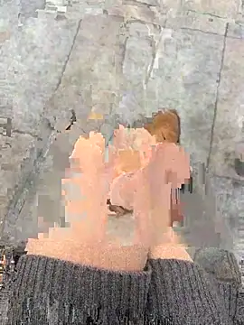 xiaoyuan01 online show from 10.28.25