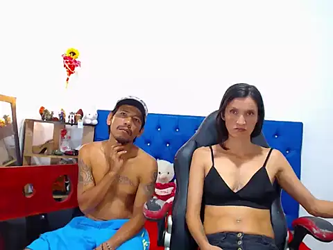Snapshot of nachoandnathasha chatting on 05.15.26 nachoandnathasha online show from 05.15.26
