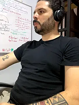 Snapshot of uto857 chatting on 10.15.25 uto857 online show from 10.15.25