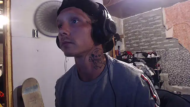 Snapshot of mastertrap chatting on 09.21.25 mastertrap online show from 09.21.25