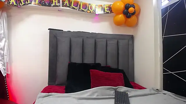 EmmaJhomson online show from 10.13.25