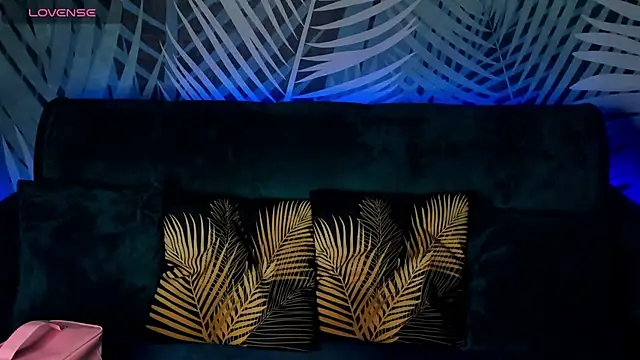 ChristyCrayme online show from 12.13.25