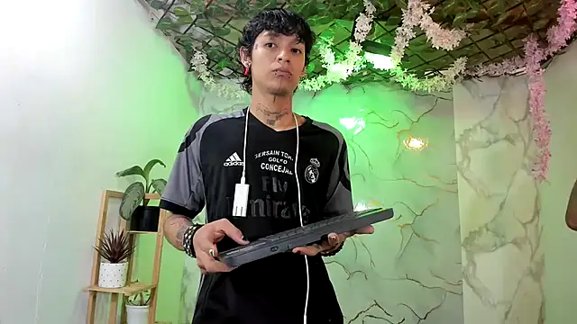 Bastian boyshot77 online show from 04.14.26