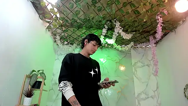 Bastian boyshot77 online show from 04.20.26