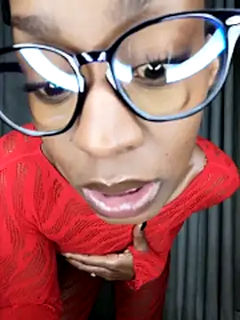 Snapshot of chocolatehotwife chatting on 05.09.26 chocolatehotwife online show from 05.09.26