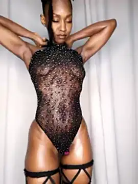 Snapshot of chocolatehotwife chatting on 06.05.26 chocolatehotwife online show from 06.05.26