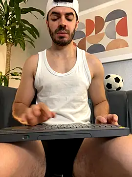 Snapshot of AxelThompson_ chatting on 11.27.25 AxelThompson online show from 11.27.25