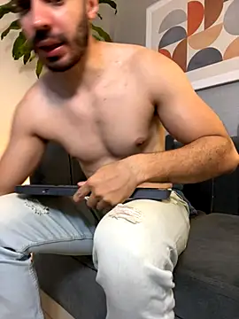 Snapshot of AxelThompson_ chatting on 11.28.25 AxelThompson online show from 11.28.25