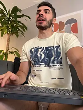 Snapshot of AxelThompson_ chatting on 11.29.25 AxelThompson online show from 11.29.25