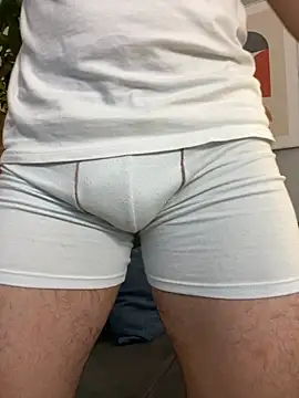 Snapshot of AxelThompson_ chatting on 11.30.25 AxelThompson online show from 11.30.25