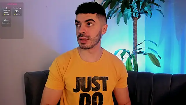 Snapshot of AxelThompson_ chatting on 12.14.25 AxelThompson online show from 12.14.25