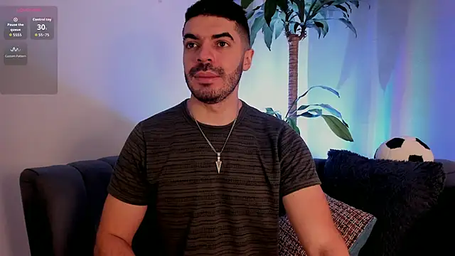 Snapshot of AxelThompson_ chatting on 12.16.25 AxelThompson online show from 12.16.25