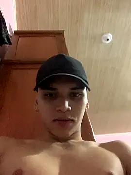 Snapshot of dailydosam chatting on 11.25.25 dailydosam online show from 11.25.25