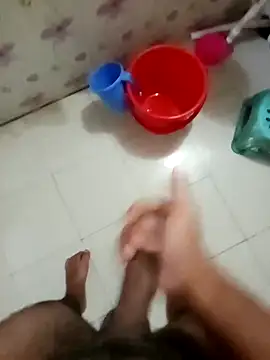 Snapshot of zim200 chatting on 10.04.25 zim200 online show from 10.04.25