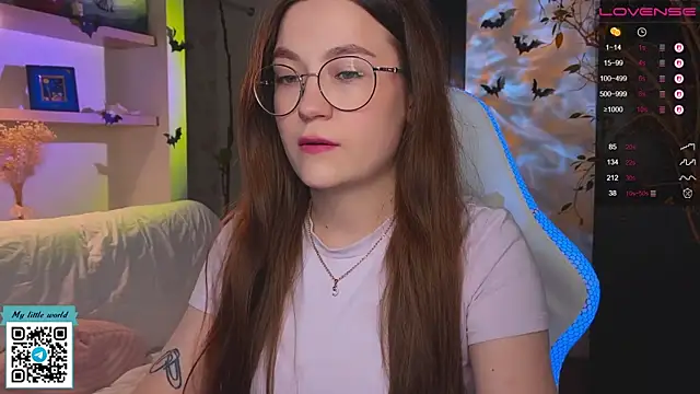 mia here online show from 10.30.25