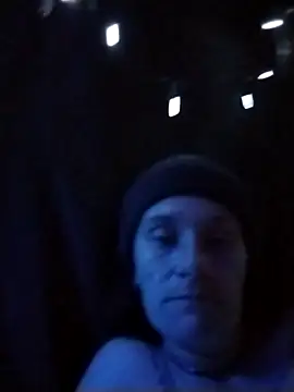 Snapshot of SorbingTremor chatting on 11.12.25 SorbingTremor online show from 11.12.25