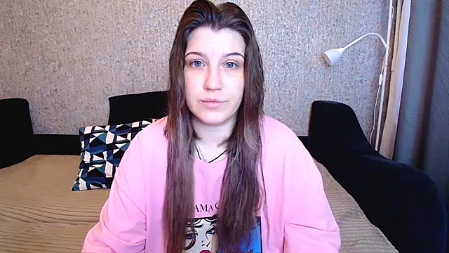 Snapshot of CherryZlata chatting on 12.20.25 CherryZlata online show from 12.20.25