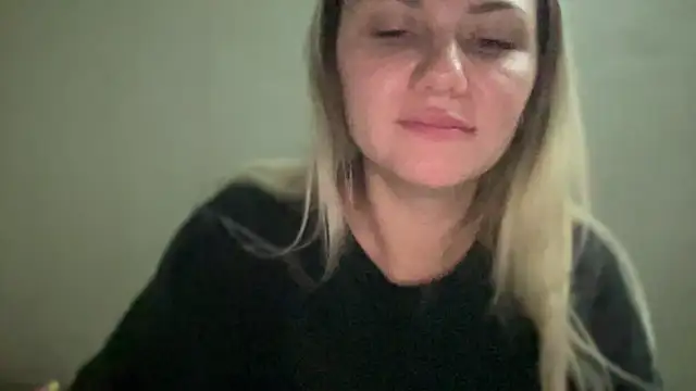 Snapshot of MonicaSweett chatting on 10.02.25 MonicaSweett online show from 10.02.25
