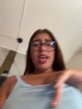 Snapshot of sara_calderon chatting on 02.10.26 sara calderon online show from 02.10.26