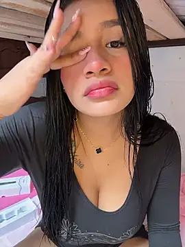 Snapshot of indialatin chatting on 02.25.26 indialatin online show from 02.25.26