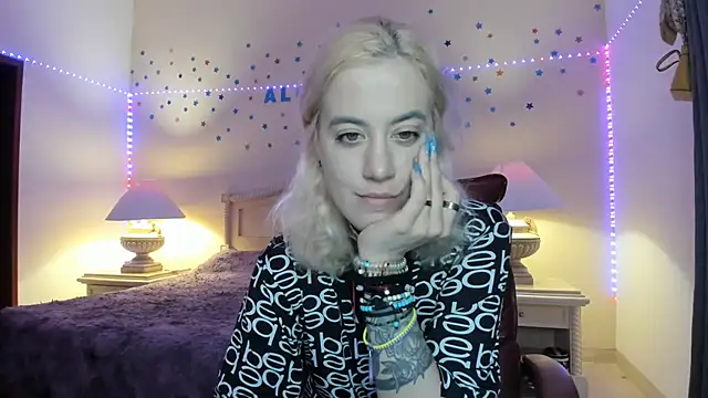 Snapshot of aalokitaa chatting on 06.17.26 aalokitaa online show from 06.17.26