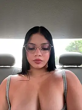 Snapshot of Hailey-Fox chatting on 02.14.26 Hailey-Fox online show from 02.14.26