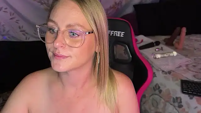 BossMomma0387 online show from 11.06.25