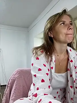 Snapshot of YOURLIKAA chatting on 09.23.25 YOURLIKAA online show from 09.23.25